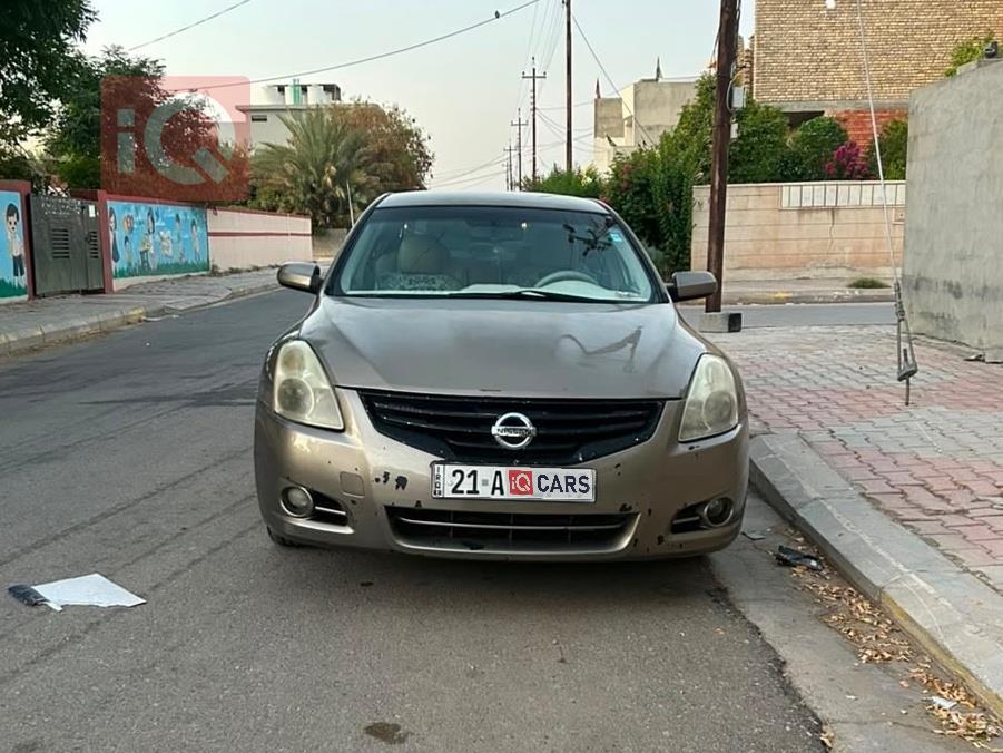نيسان ألتيما